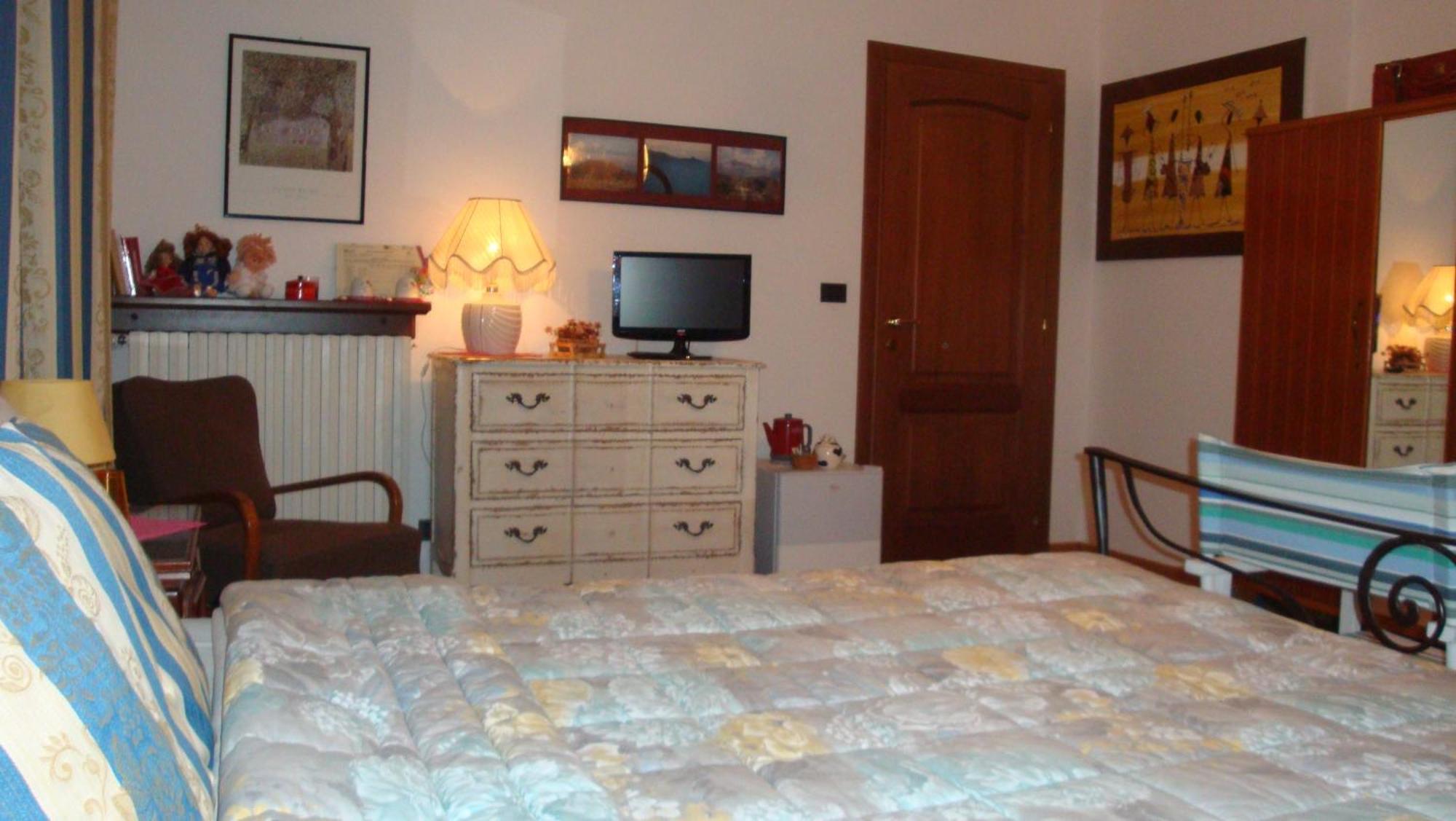 Bed and Breakfast Il Melograno Borgo San Dalmazzo Pokoj fotografie