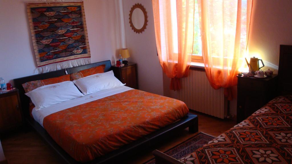 Bed and Breakfast Il Melograno Borgo San Dalmazzo Pokoj fotografie